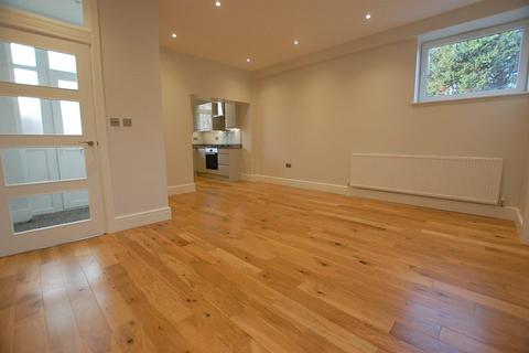 2 bedroom apartment to rent, Flat 2, Eastgate House