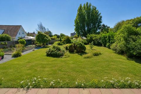 2 bedroom ground floor flat for sale, Cooden Drive, Bexhill-on-Sea, TN39
