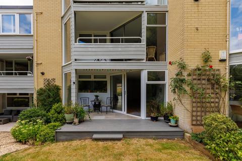 2 bedroom flat for sale, Chesterfield House, Henbury