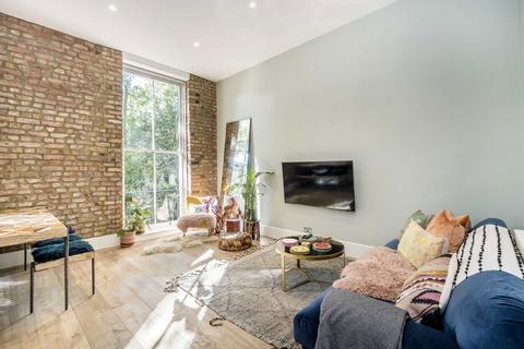 1 bedroom flat to rent, Porchester Square, London W2