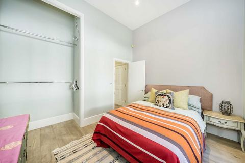 1 bedroom flat to rent, Porchester Square, London W2
