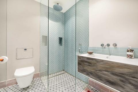 1 bedroom flat to rent, Porchester Square, London W2