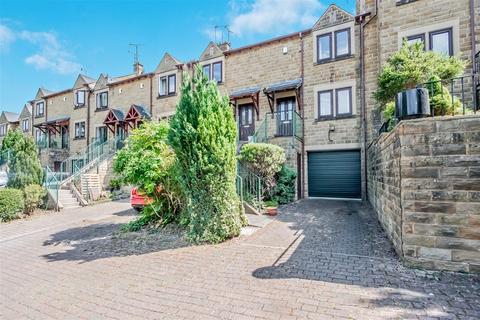 3 bedroom townhouse for sale, Chiltern Court, Leeds