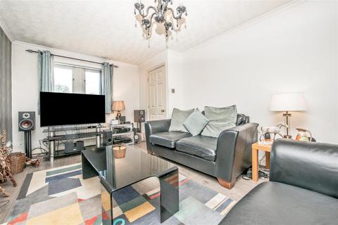3 bedroom townhouse for sale, Chiltern Court, Leeds