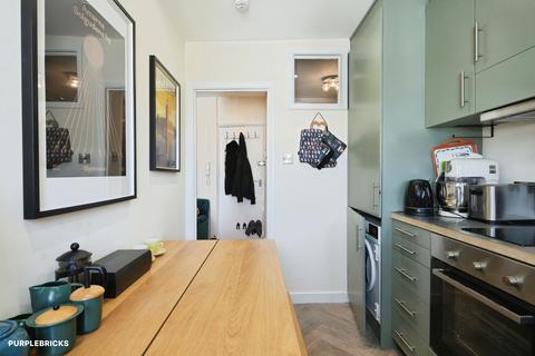 Studio for sale, Powis Square, Brighton, BN1