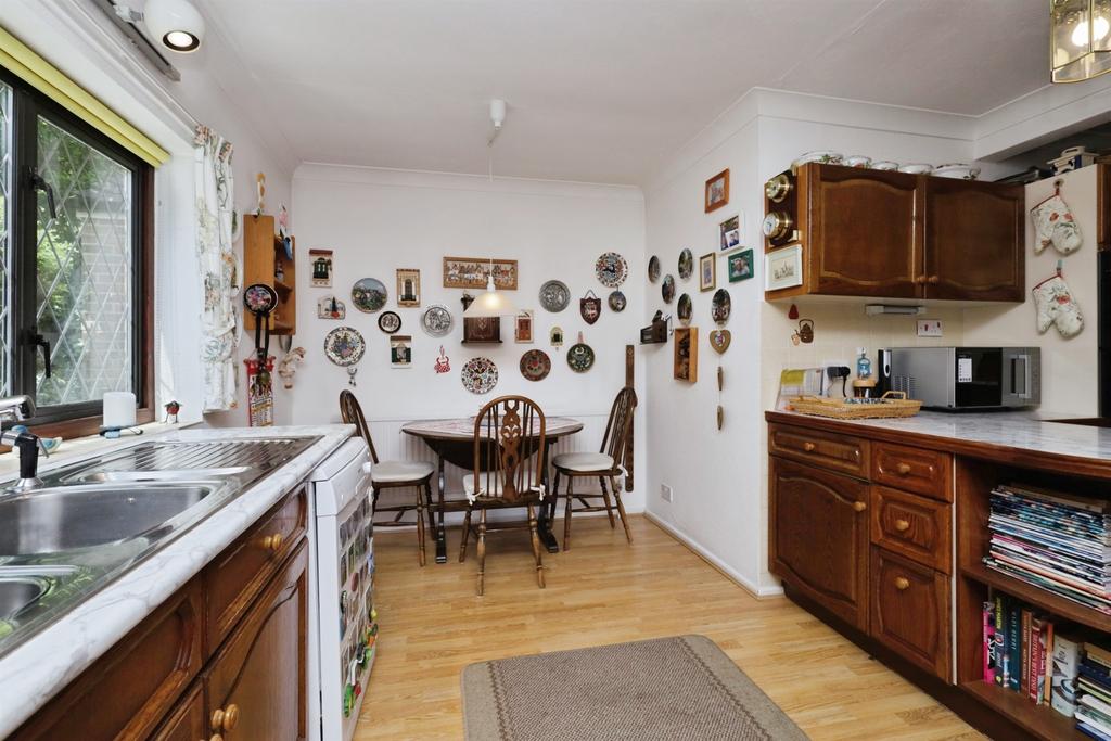 House in Wealden, East Dean and Friston - More
