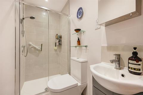 3 bedroom terraced house for sale, Newport Road, Reading
