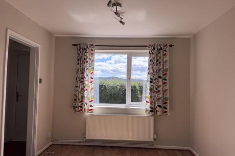 3 bedroom semi-detached house to rent, Wrekin View, Wrockwardine, Telford