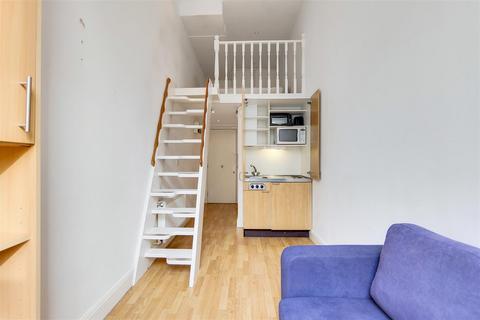 undefined, Southwell Gardens, London SW7
