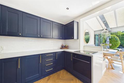 4 bedroom semi-detached house for sale, Chertsey Road, Surrey GU20