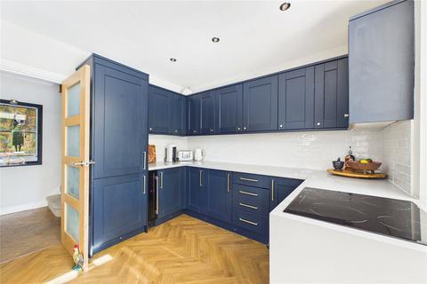 4 bedroom semi-detached house for sale, Chertsey Road, Surrey GU20