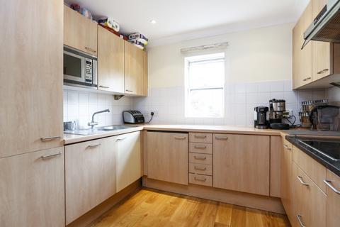2 bedroom apartment to rent, Keble Place Barnes SW13