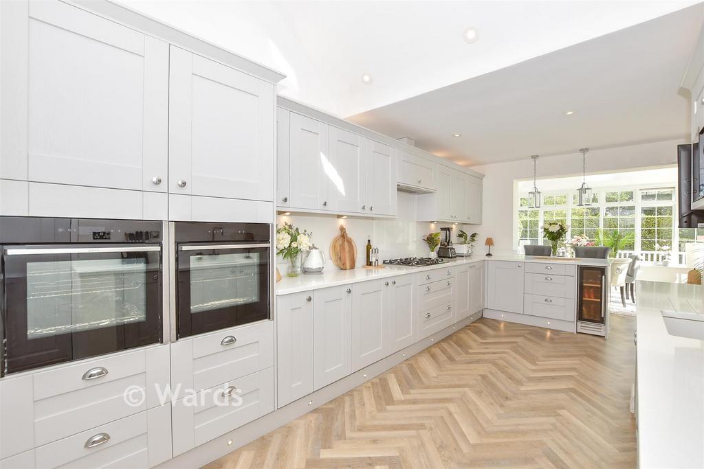 House in Maidstone, East Farleigh - More