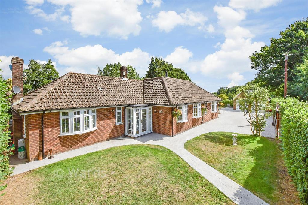 House in Maidstone, East Farleigh - View 2