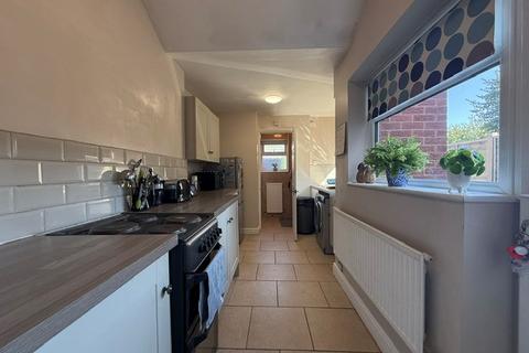 3 bedroom terraced house to rent, Newbury Road, WORCESTER, WR2