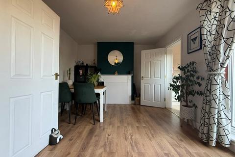 3 bedroom terraced house to rent, Newbury Road, WORCESTER, WR2