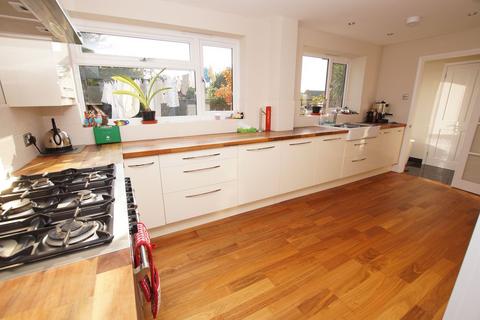 4 bedroom detached house for sale, Eastview Drive, Rayleigh, SS6