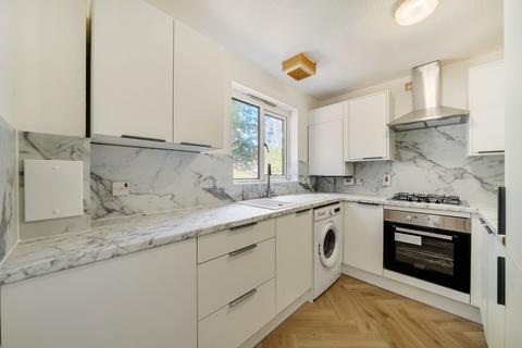 4 bedroom terraced house to rent, Hospital Way, London, SE13