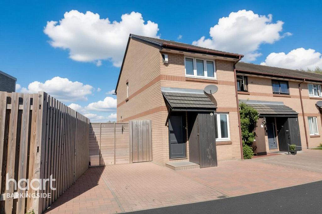 Detached house exterior, driveway