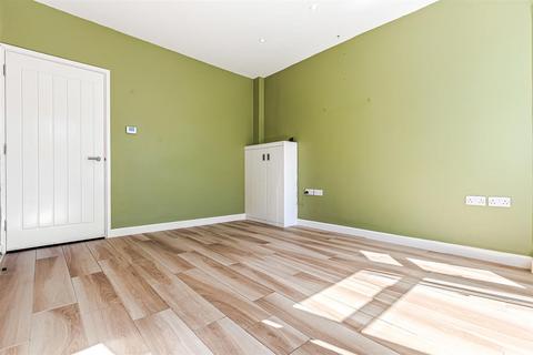 3 bedroom terraced house for sale, Knighton Fields Road West, Knighton Fields, Leicester