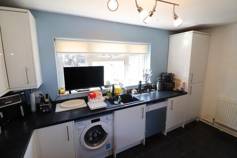 3 bedroom house to rent, Hutton Drive, Brentwood, CM13
