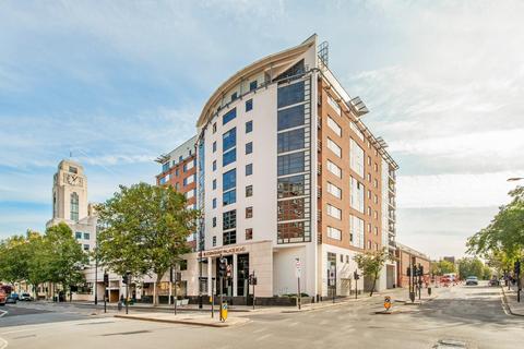 1 bedroom apartment for sale, Buckingham Palace Road, London