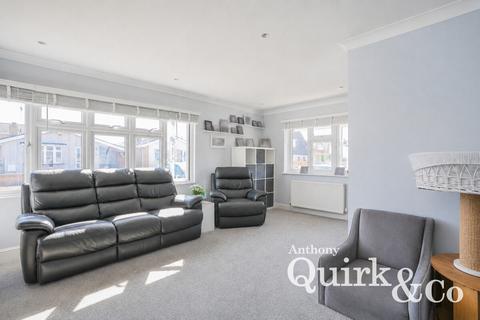 3 bedroom detached house for sale, Hallet Road, Canvey Island, SS8
