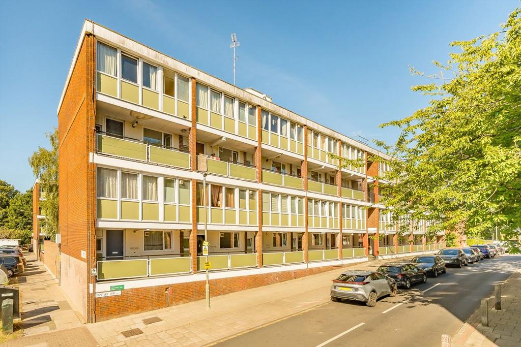 Apartment in London - More