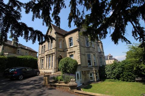 2 bedroom apartment to rent, Upper Oldfield Park, Oldfield Park