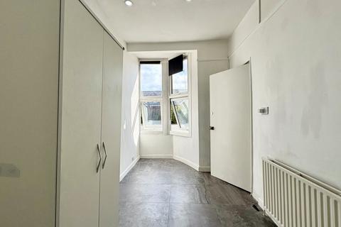 Studio to rent, Upper Teddington Road upon Thames, Kingston KT1