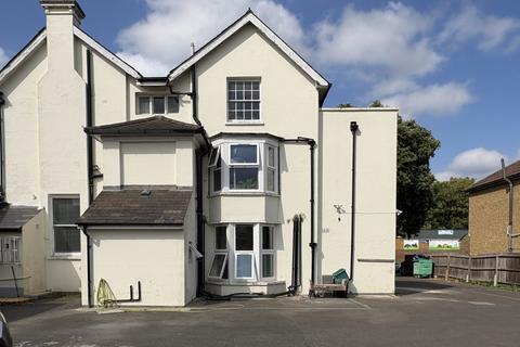 Studio to rent, Upper Teddington Road upon Thames, Kingston KT1