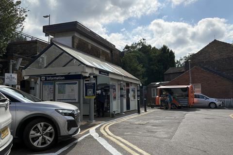 Studio to rent, Upper Teddington Road upon Thames, Kingston KT1