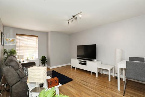 2 bedroom flat for sale, Wrenbury Drive, Northwich