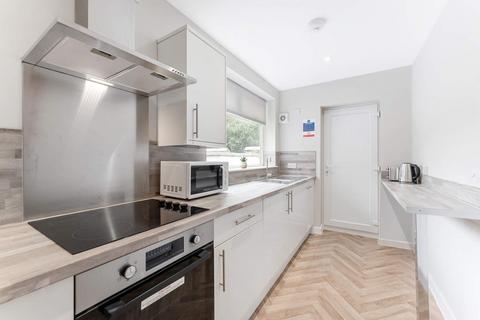 2 bedroom house to rent, Brailsford Road Fallowfield, Manchester M14
