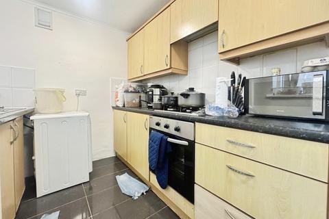 2 bedroom terraced house to rent, Keswick Grove, Greater Manchester M6