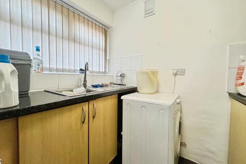 2 bedroom terraced house to rent, Keswick Grove, Greater Manchester M6