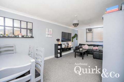 3 bedroom terraced house for sale, First Avenue, Canvey Island, SS8