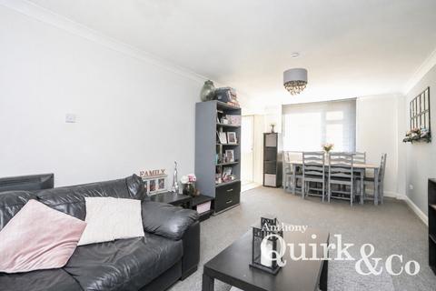 3 bedroom terraced house for sale, First Avenue, Canvey Island, SS8