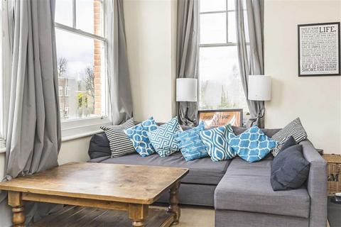 1 bedroom flat to rent, Sandycombe Road, Richmond TW9