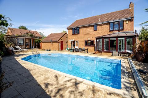4 bedroom detached house for sale, Novello Croft, Old Farm Park, Milton Keynes, MK7