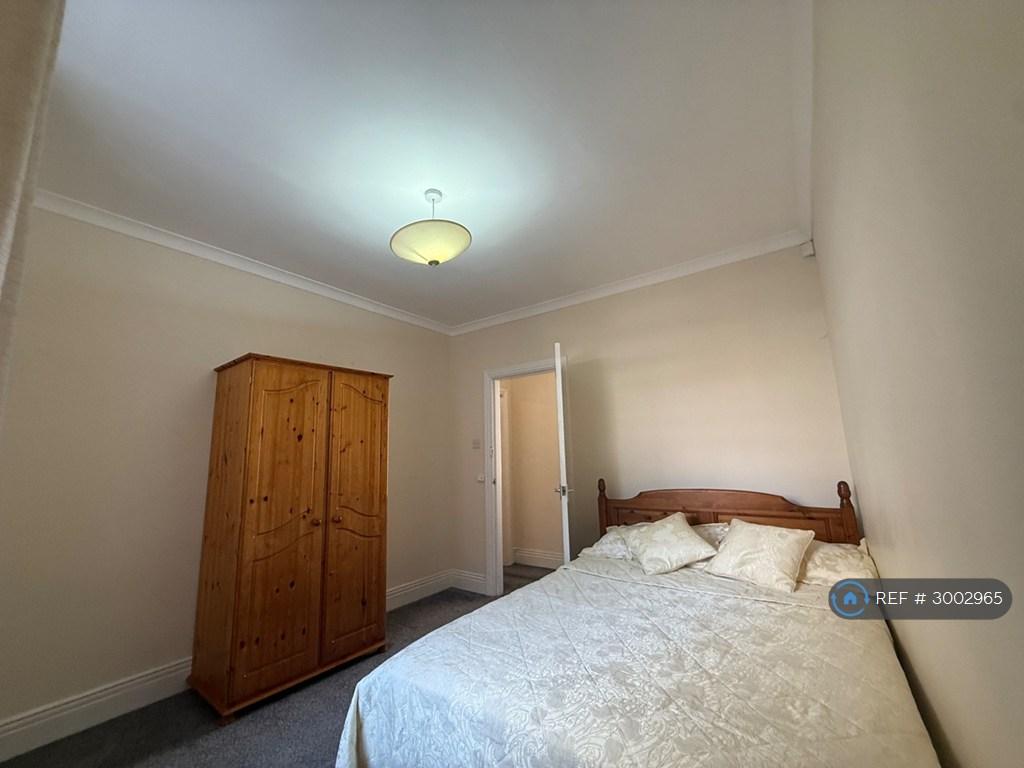 Apartment in Newcastle Upon Tyne - View 5