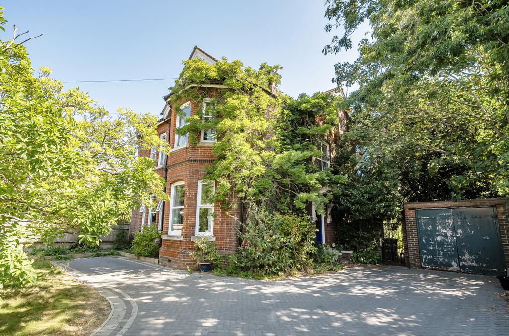 Hill Lane, Shirley, Southampton, Hampshire, SO15