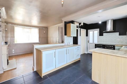 2 bedroom semi-detached house for sale, Baylis Avenue, Ashmore Park, Wolverhampton
