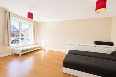2 bedroom semi-detached house to rent, Metcombe Way, Beswick, Manchester, M11