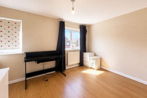 2 bedroom semi-detached house to rent, Metcombe Way, Beswick, Manchester, M11