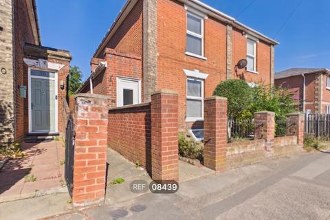 2 bedroom semi-detached house to rent, Waterloo Road, Ipswich, IP1 2NY