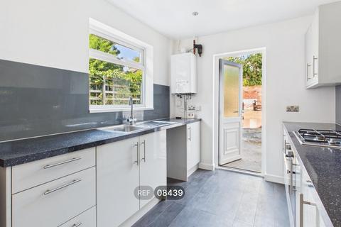 2 bedroom semi-detached house to rent, Waterloo Road, Ipswich, IP1 2NY