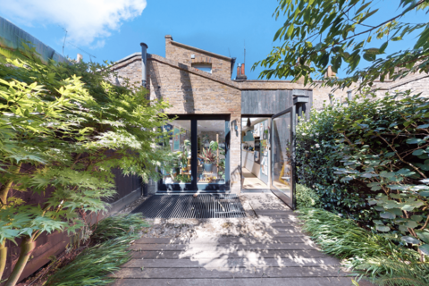 2 bedroom terraced house to rent, Bellevue Place, London, E1