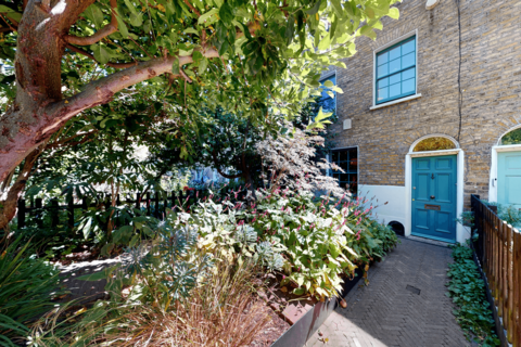 2 bedroom terraced house to rent, Bellevue Place, London, E1