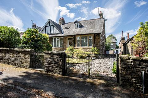 3 bedroom semi-detached house for sale, Brant Avenue, Halifax HX2